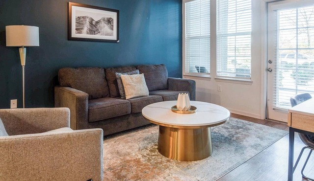 Landing | Stunning 1BD, Yoga Studio, Gym