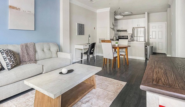 Landing | Stylish 1BD, Courtyard, Gym