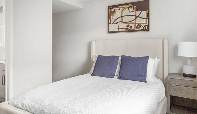 Landing | Stylish 2BD, Gym, Clubhouse