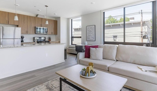 Landing | Stylish 2BD, Gym, Courtyard
