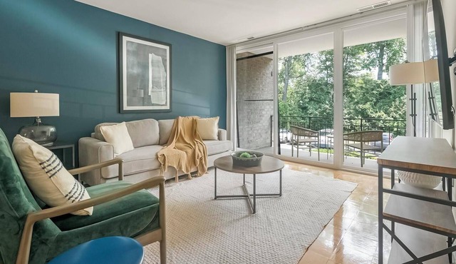 Landing | Stylish 2BD, Pool, Gym