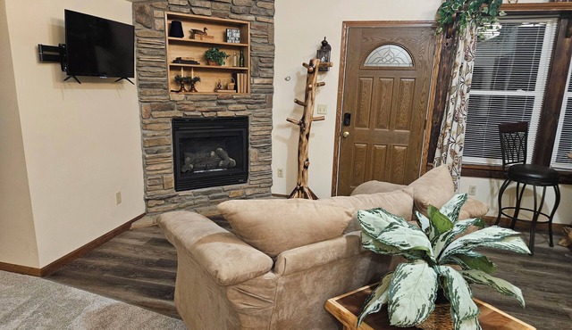 Ledgestone Farms-Charming Country Studio