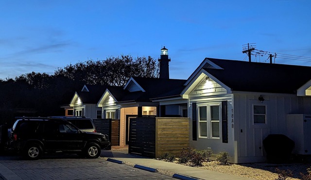 Lighthouse Views, Beach Parking Pass, & Furry Family Members Welcomed