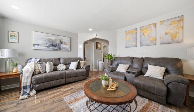 Little Bay Coastal Retreat 2BR Near the Beach