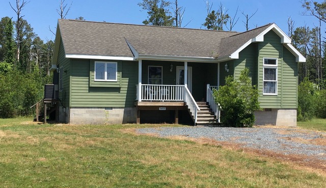LOCATED IN THE CLOSEST NEIGHBORHOOD TO THE BEACH!