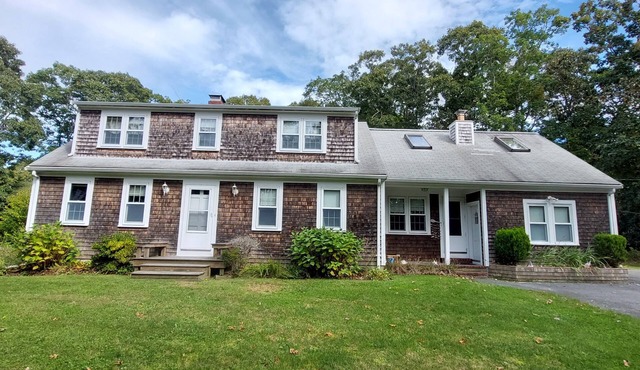 LOCATION! LOCATION! OLD SILVER BEACH! Saturday to Saturday weekly rental