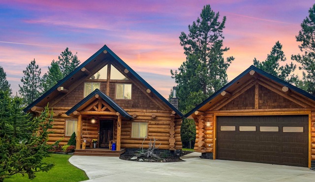 LOG HOME new built- 4bds-3 levels-golf nearby