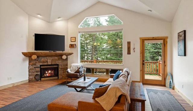Lookout Cabin at Flathead - Sleeps 7