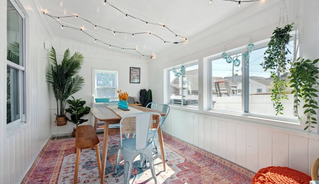 Lorraine's Landing | 2 Min to Beach | Pet-Friendly