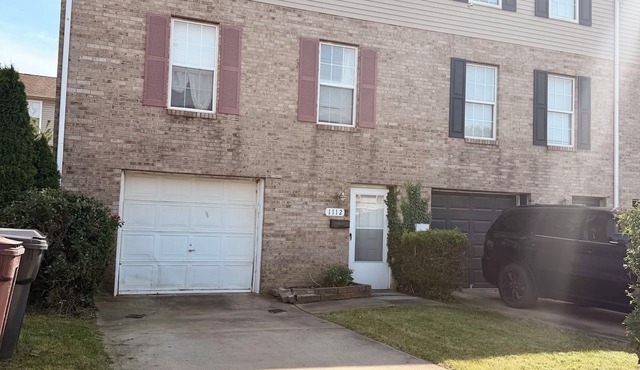 Lovely 2-bedroom townhome with central air in charming Wilmington