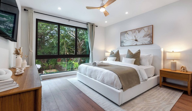 Luxe Heated Pool Oasis near Design District/Wynwood