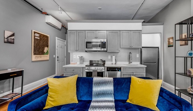 Luxe Studio 1 Loft Main St. Beacon Luxury Steam Shower! Kitchen, Washer/Dryer