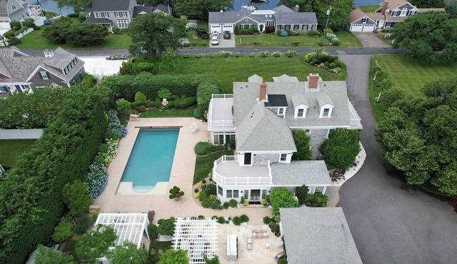 Luxurious Estate, Private Heated pool!