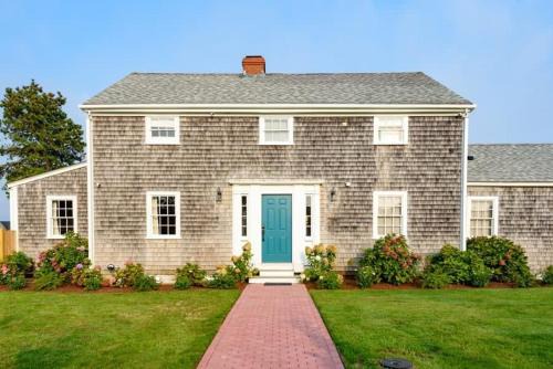 Luxurious Nantucket Getaway Heated Pool