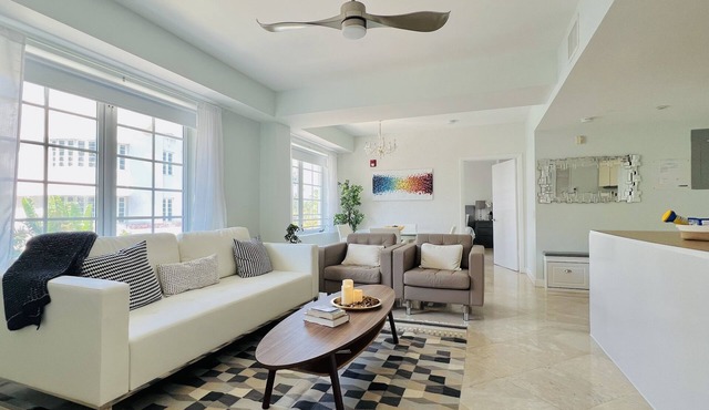 Luxurious Ocean Front Condo in The Carlyle at Miami Beach on Ocean Drive