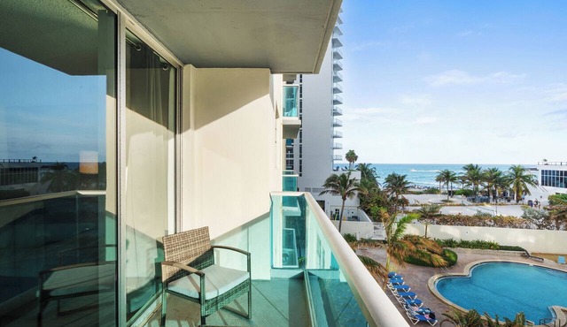 Luxurious Oceanfront Condo –Unmatched Views & Resort-Style Living-20 min to MAJOR INTERNATIONAL SPORTING EVENT