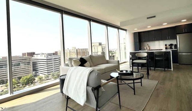 Luxurious Retreat Prime Location