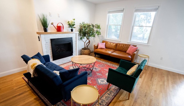 Luxury 4 Bedroom Modern Townhouse Close to Harvard w/ Parking