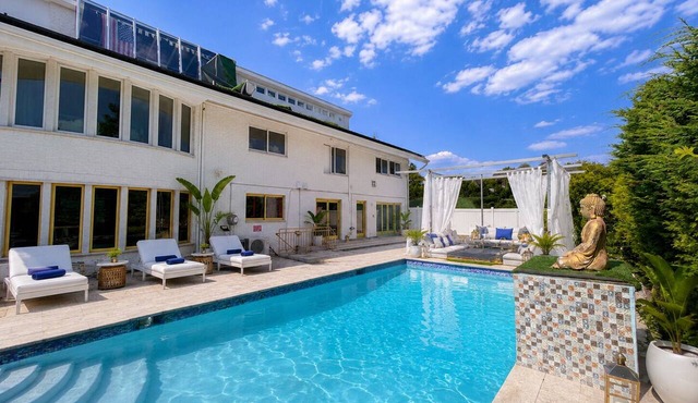 Luxury 5 Bedroom Design Estate in Queens, NYC - A World Behind the Gates
