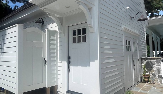 Luxury Coastal 1-Bedroom Cottage on 52nd Street