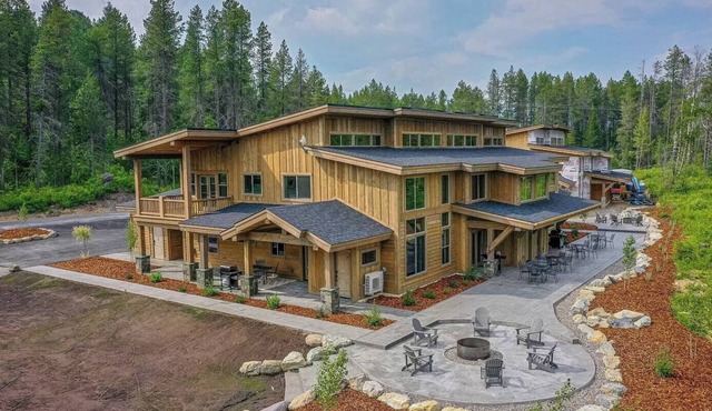 Luxury Condo/3m to GNP/Hot Tub