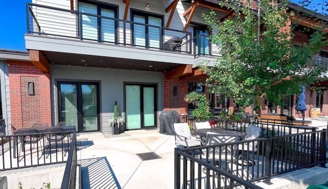 Luxury Condo, Downtown Whitefish, Indoor Parking!