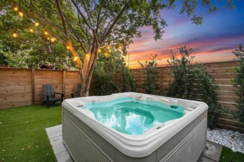 Luxury Miami Duplex - Sleeps 36 - 2 Hot Tubs