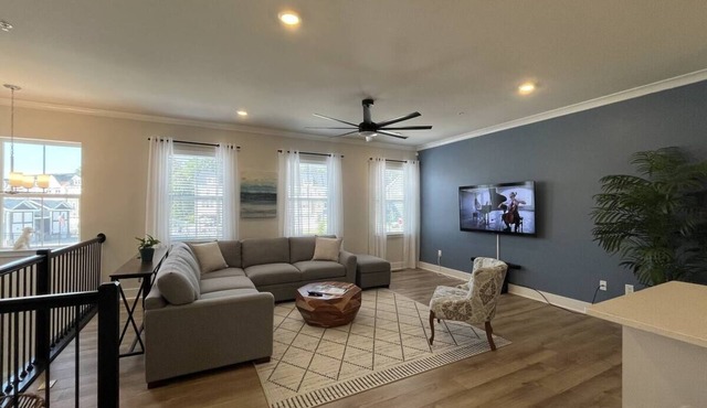 Luxury townhome close to OC beach & boardwalk!