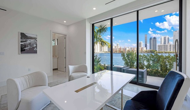 Luxury Waterfront 4BR Home Near Bal Harbour Shops