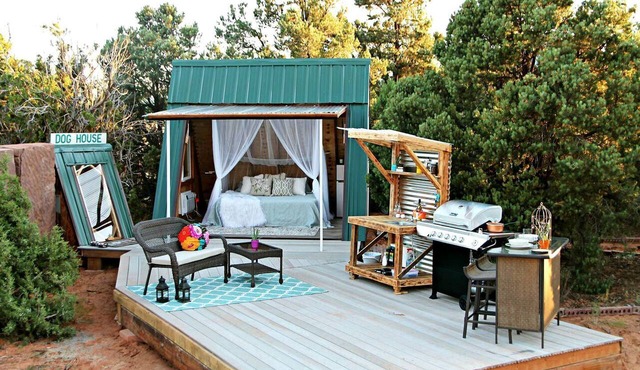 Magical A-Frame Tiny House Getaway with Spectacular Views near Zion National Park, Utah in Hildale