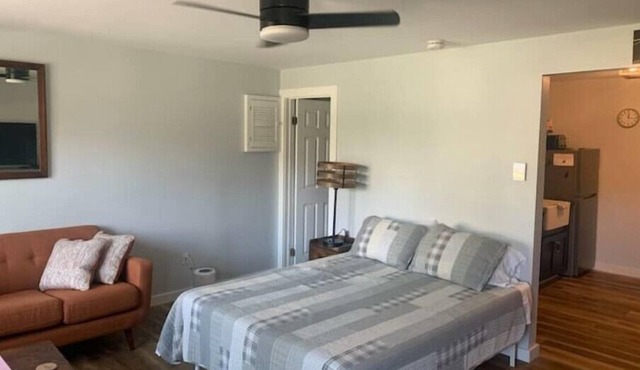 Main St Studio - Newly Updated!