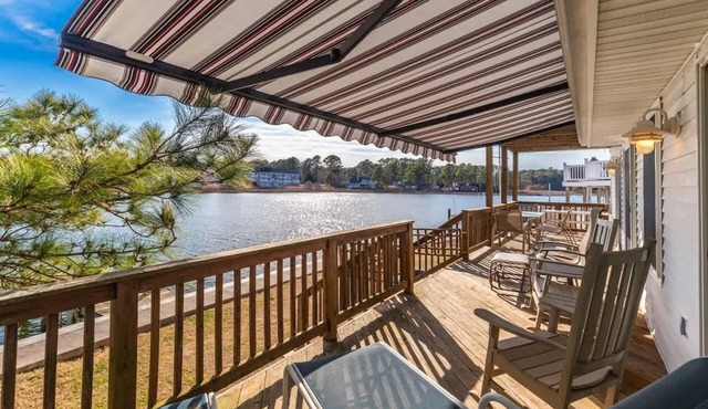 Manklin Creek Retreat | Water Views + Boat Dock