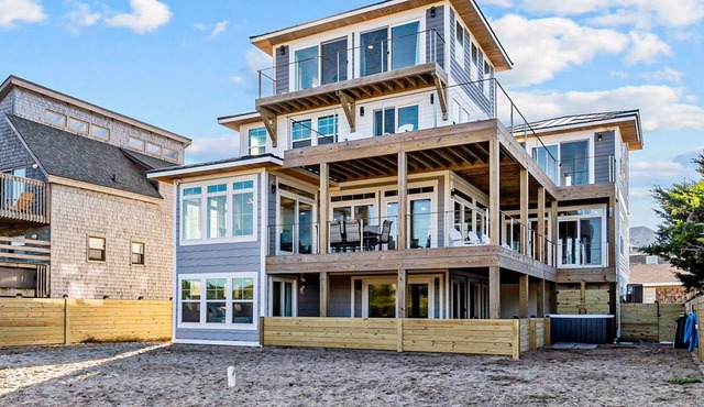 Marianne's: Luxury Oceanfront, Private Pool and Hot Tub