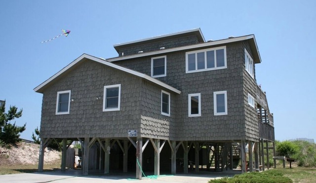 Merry Winds: Oceanfront, Shared Pool, Great Views