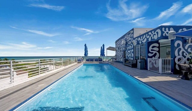 Miami Ocean Drive 1BR APT & Rooftop Pool Access