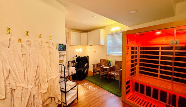 Mid-Term Luxury Family Stay/Hot Tub, 2 Fire Pits, Sauna, Massage Chair & Arcade