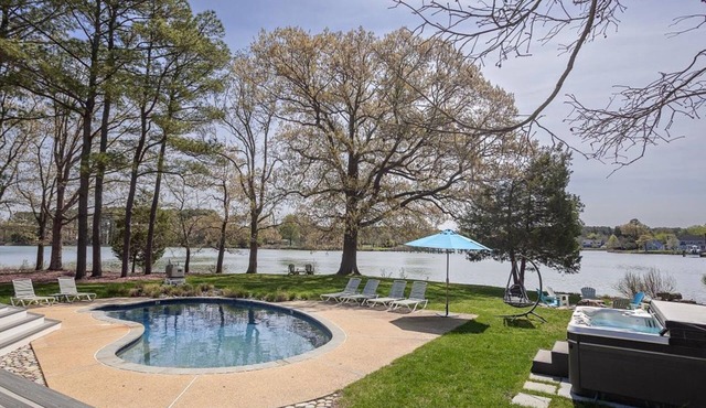 Minutes from Downtown St. Michaels | Guest House | Pool | Private Dock