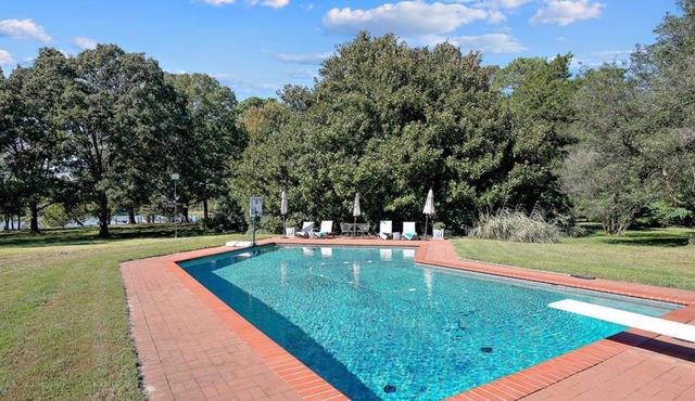 Minutes from Downtown Easton and St. Michaels | Kayaks | Pool | Private Dock