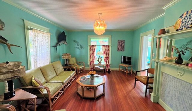 Misty Morning Spacious in town home, NO LINENS PROVIDED