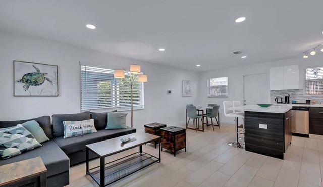 Modern 2BR Near Wynwood & Design District