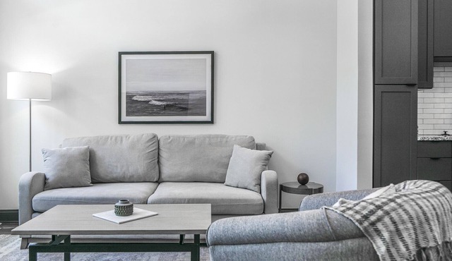 Modern Apartment in Prime Location (ID5873X17)