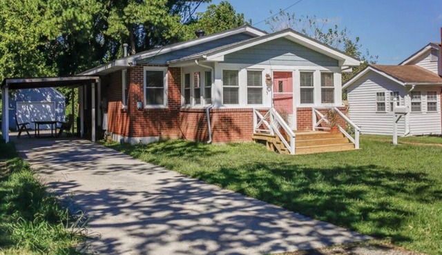 Modern Beach Bungalow - Steps to the beach!