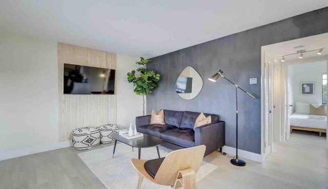 Modern & Beachy-Rlx space for 6ppl