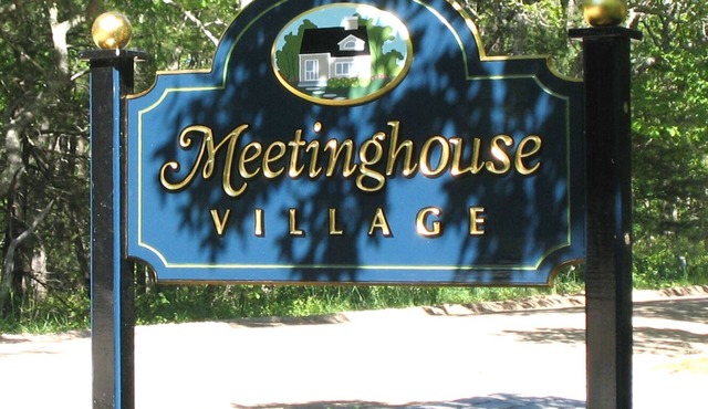 Modern Edgartown Condo Close to Town & Beach and Private Pool