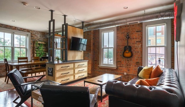 Modern Flat Short North!