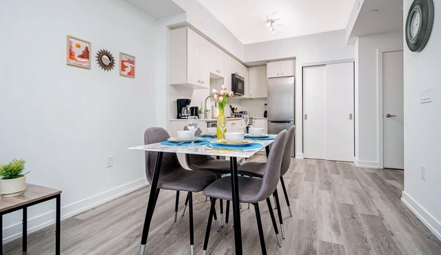 Modern High-Rise 24th Floor Condo w Private Patio in Kitchener