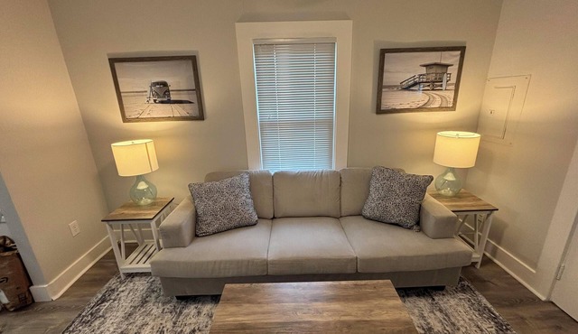 Modern Onieda Lake Cottage - 2 Queen beds w/Lake access