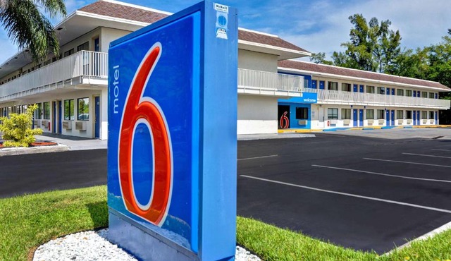 Motel 6 Dania Beach