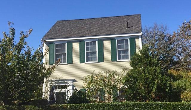 Naushop Townhome - Perfect Summer Getaway. Pool + Tennis