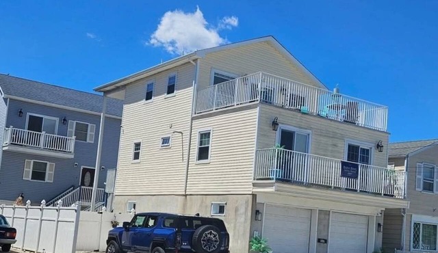 Near Beach Large Family Rental - 4BR- 2 Bath,- Sundeck, Game room, BBQ, Parking